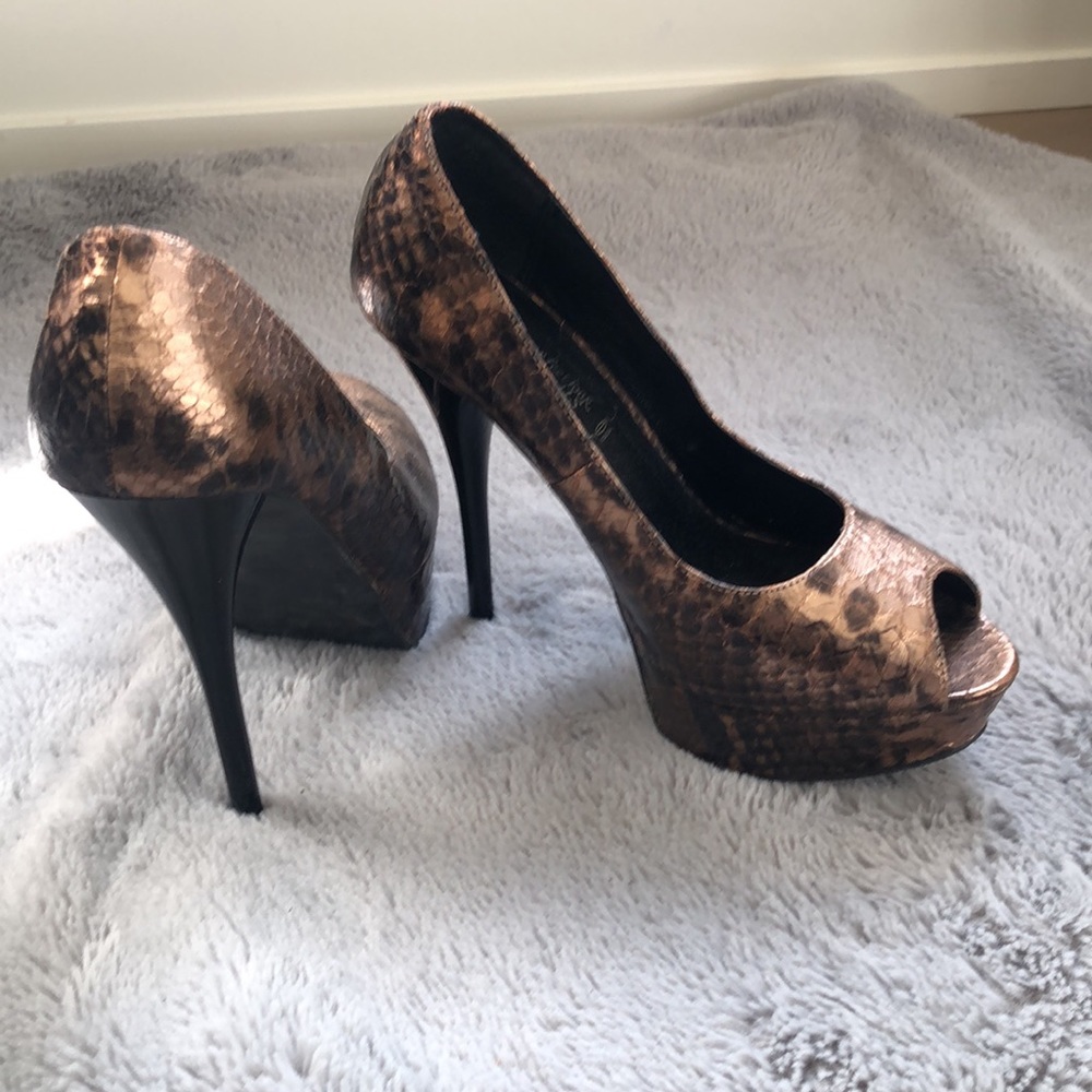 Gorgeous heels - Picture 2 of 4